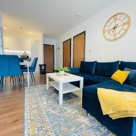 Park Street Apartment Luton By Hostaguest エクステリア 写真