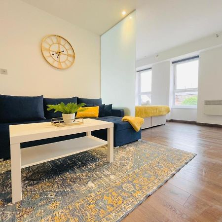 Park Street Apartment Luton By Hostaguest エクステリア 写真