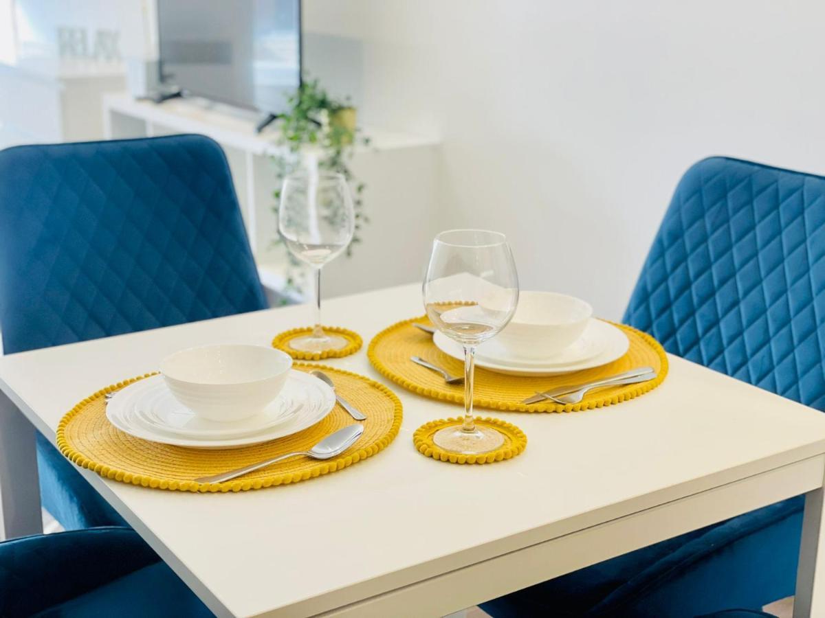 Park Street Apartment Luton By Hostaguest エクステリア 写真