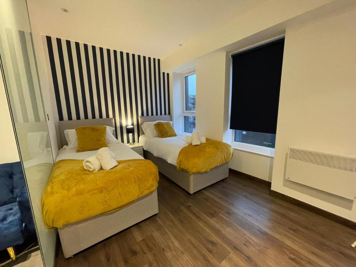 Park Street Apartment Luton By Hostaguest エクステリア 写真