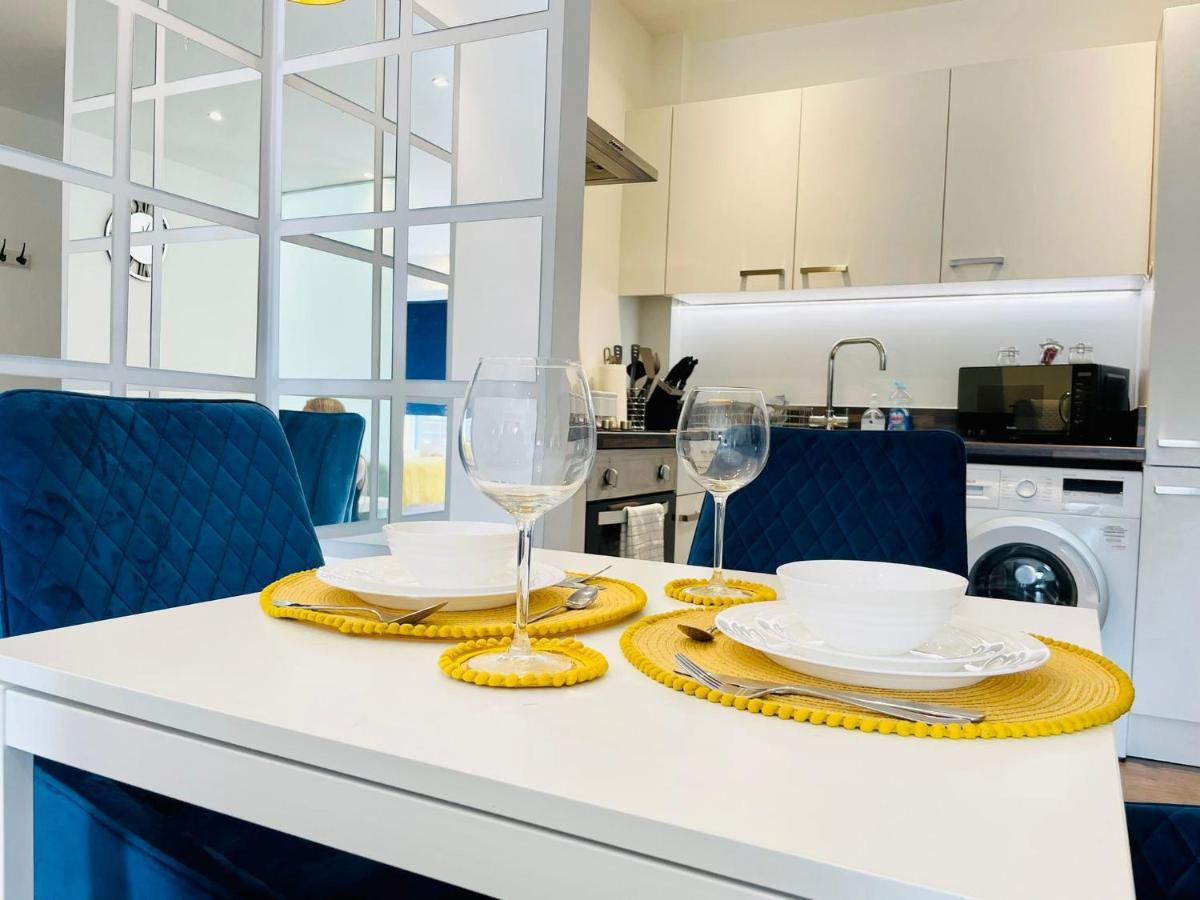 Park Street Apartment Luton By Hostaguest エクステリア 写真
