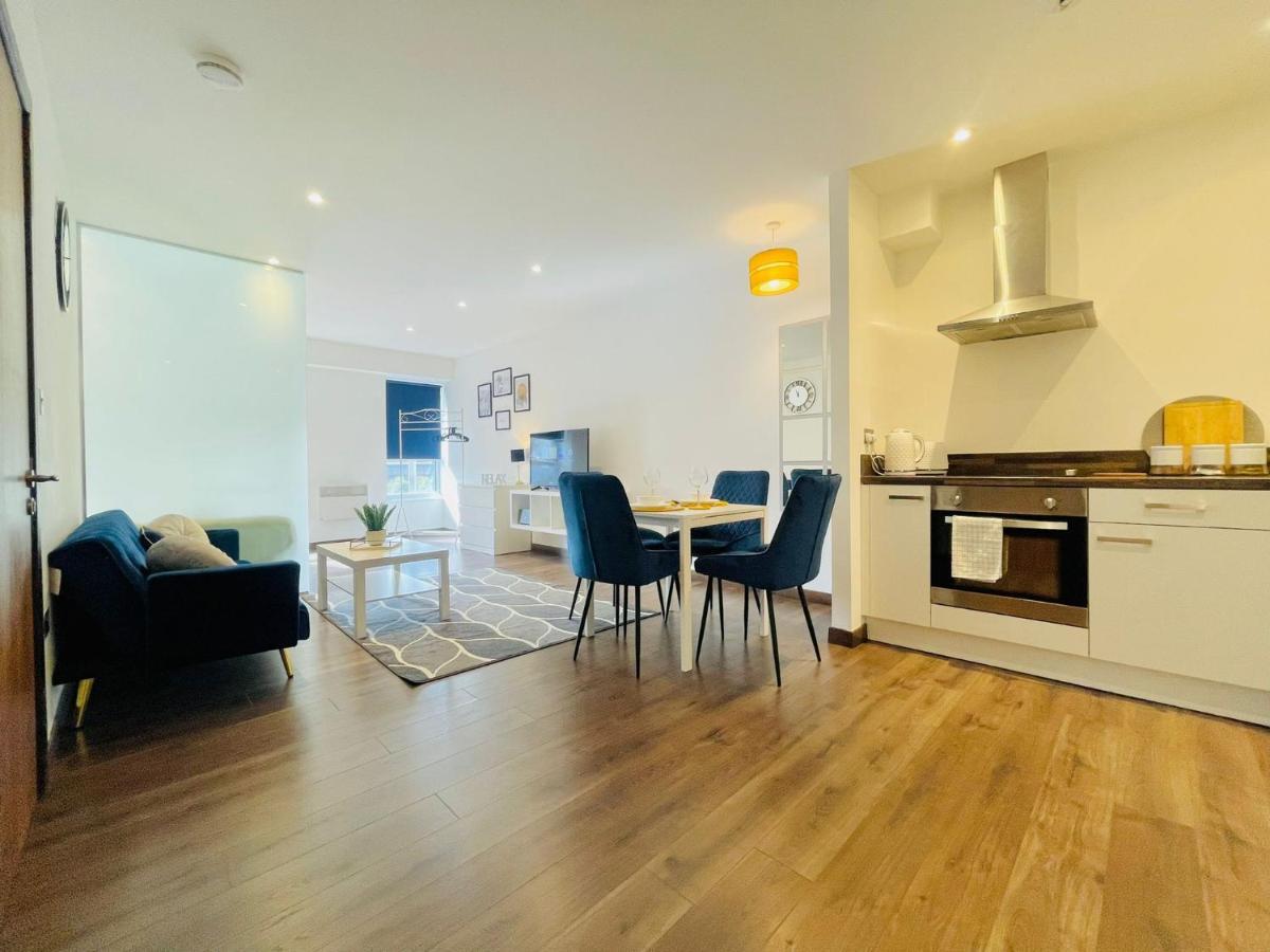 Park Street Apartment Luton By Hostaguest エクステリア 写真