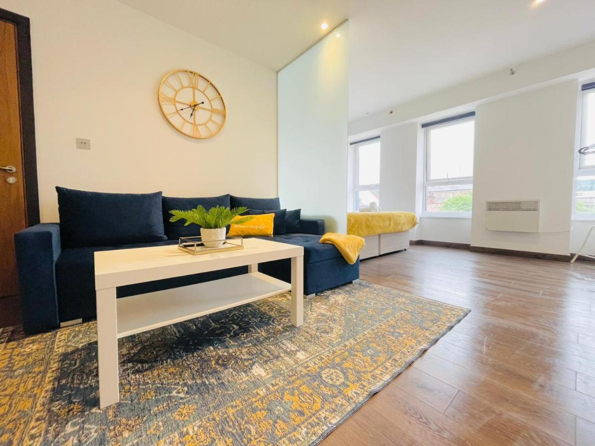 Park Street Apartment Luton By Hostaguest エクステリア 写真