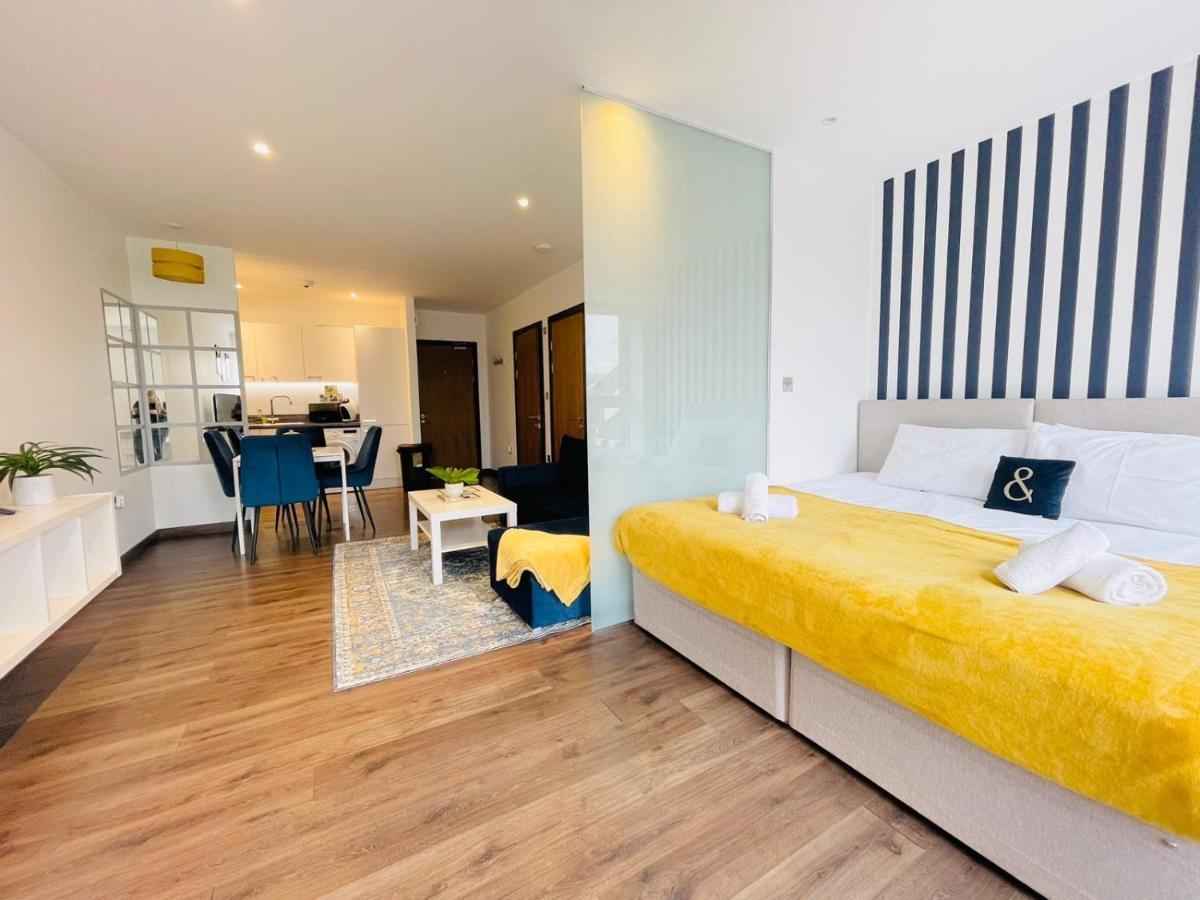 Park Street Apartment Luton By Hostaguest エクステリア 写真